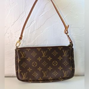 Louis Vuitton Pochette Accessory